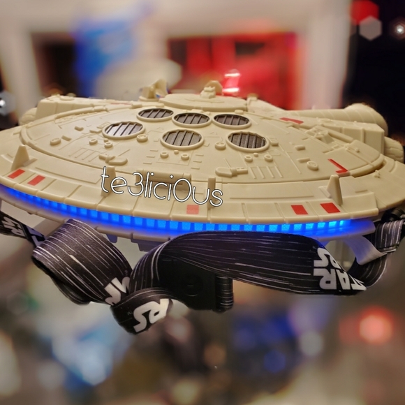 DISNEY MILLENNIUM FALCON LIGHT UP POPCORN BUCKET - Picture 2 of 8